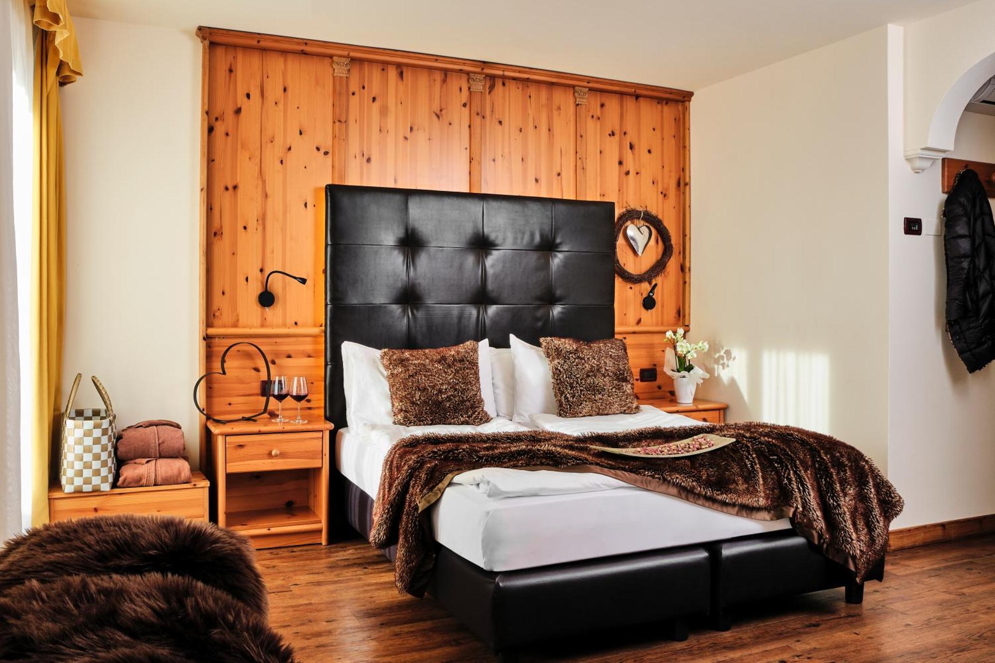 Hotel Salvadori Mezzana (Trentino Alto Adige) Quarto foto